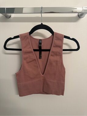 Urban Outfitters Ribbed V-Neck Crop Tank in Dusty Mauve